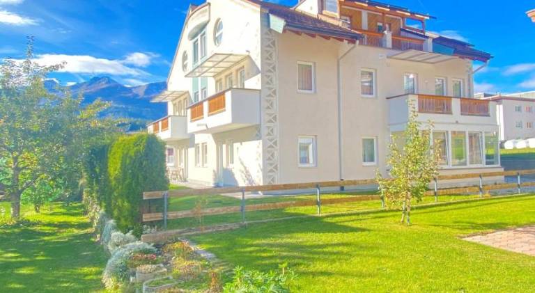 Rental apartment with sauna, terrace & yard in Nauders