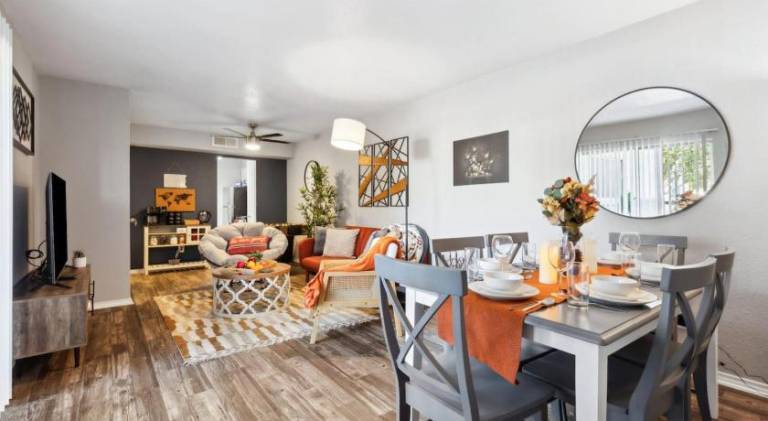 Holiday apartment | Perfect for remote work in Arlington, TX