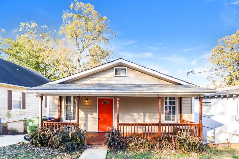 Vacation home with garden & patio in Atlanta, GA