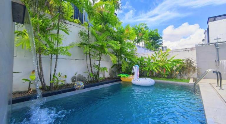 Villa with pool — photo 3