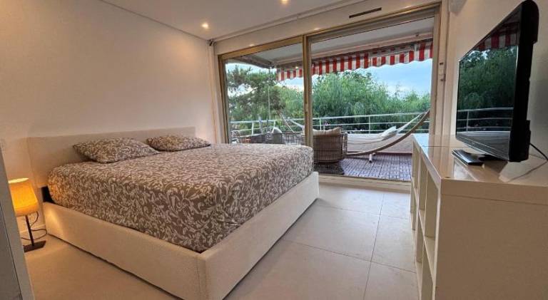 JARDIN TERRASSE EDEN SAINT TROPEZ - Parking Pool AC 4P — photo 2