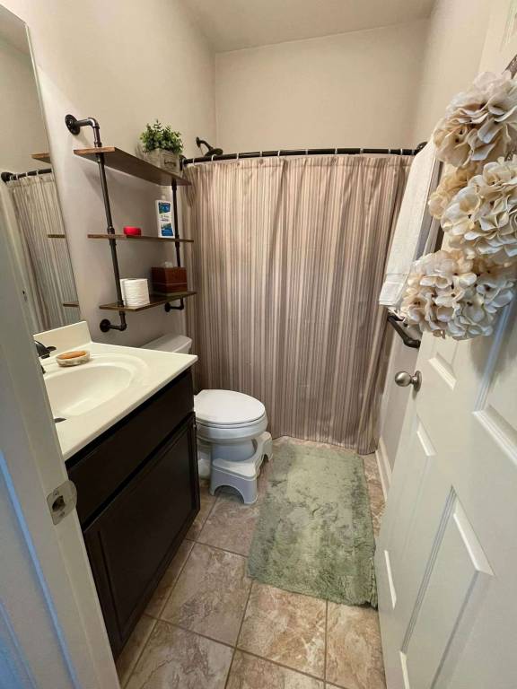 Family-oriented charming vacation home with fast internet, grill & yard | Dogs allowed — photo 5