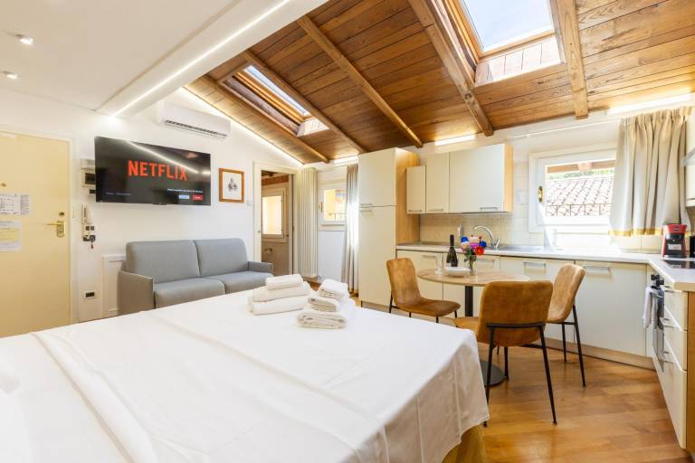 Beautiful hostel | Near Piazza Maggiore | Pets are welcome — photo 3