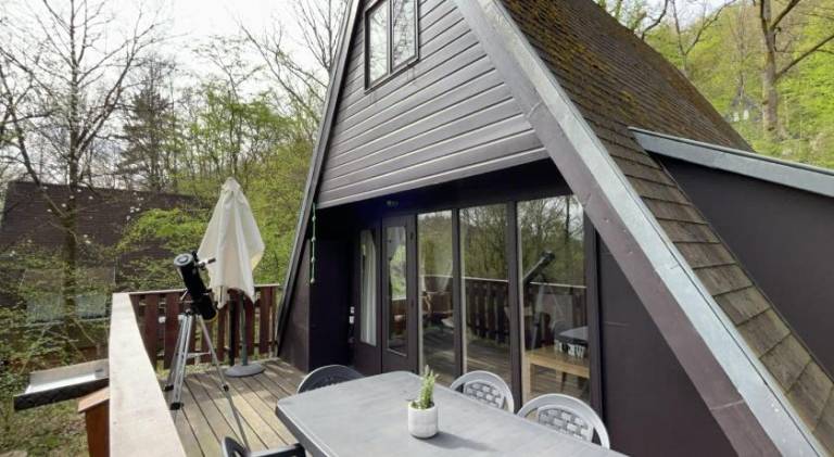 Chalet with pool — photo 4