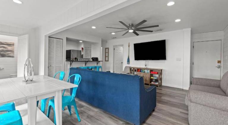 Vacation home with pool | Beach nearby | Suitable for remote work | Pets are welcome — photo 4