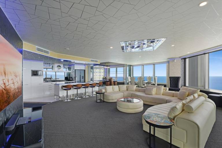 House Surfers Paradise