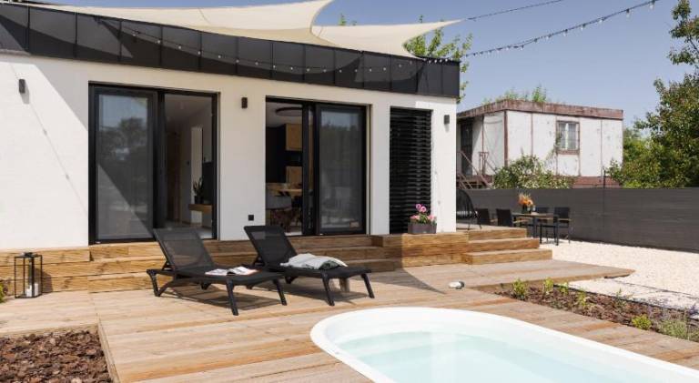 Vacation home with pool — photo 3