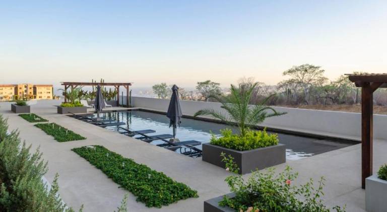 Apartment with barbecue, private pool & yard | Perfect for remote work — photo 3