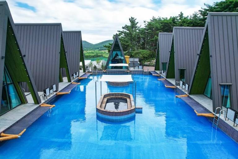 Pohang Peridot Pool Villa N Pool Glamping