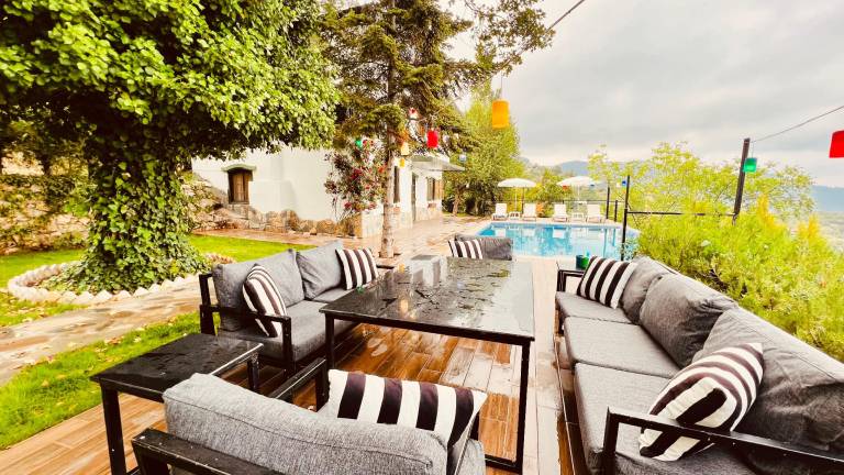 Fully equipped pleasant villa with yard, grill & pool | Perfect for remote work | Pets allowed — photo 3