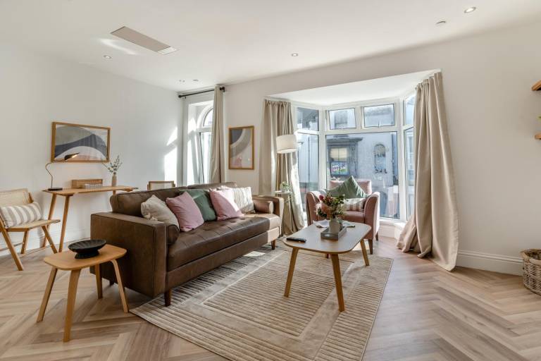 Apartment with 2 rooms for 4 persons in Swansea