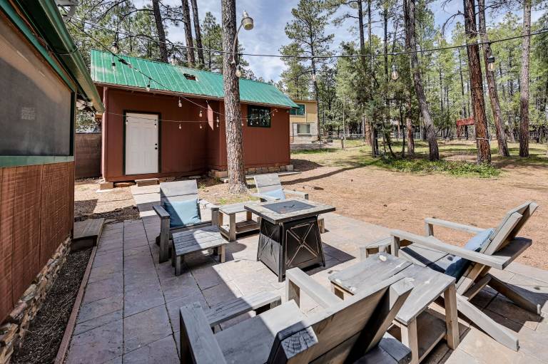 Cabin Strawberry