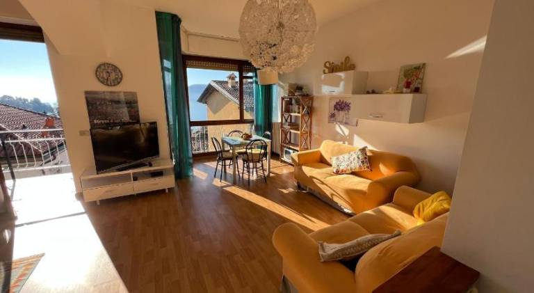 Holiday apartment with 2 rooms for 4 persons in Verbania