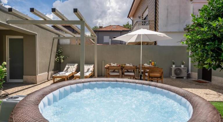 Fully equipped spacious house with hot tub, terrace & yard | Pets allowed in Porto