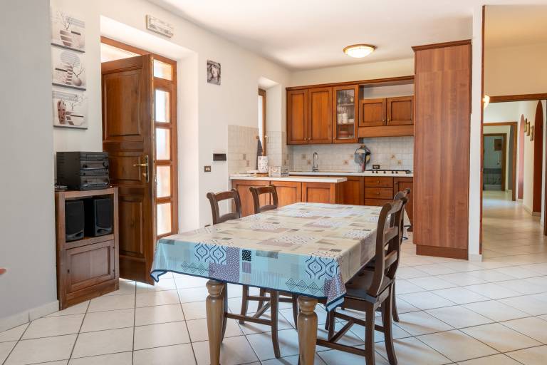 Children-friendly beautiful apartment with patio, garden & barbeque | Garden view | Perfect for remote work | Pets are welcome — photo 5
