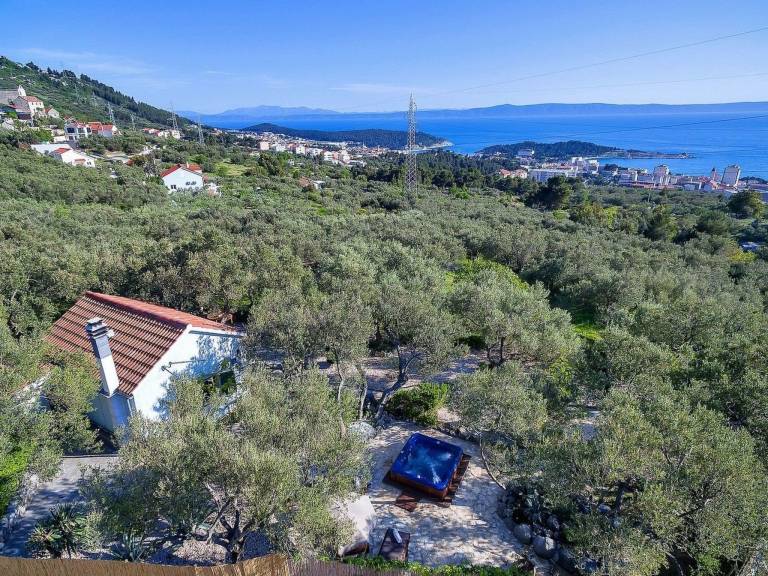Beautiful vacation home with terrace, garden & barbeque | Pets are welcome — photo 5