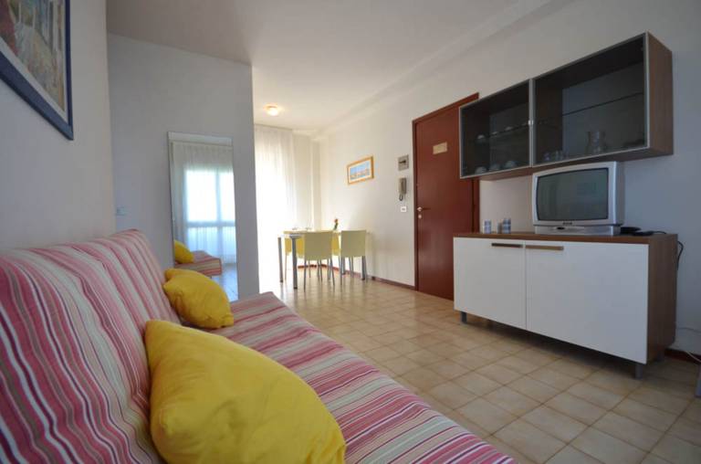 Rental apartment with terrace | City view — photo 2
