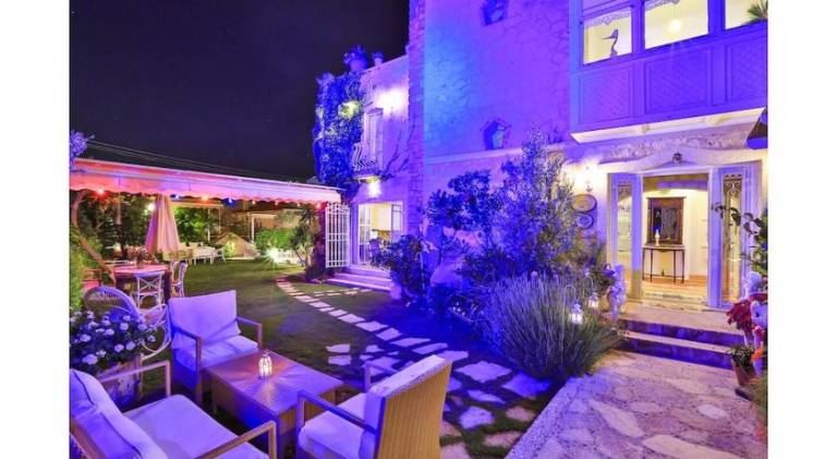 Villa with pool in Cesme