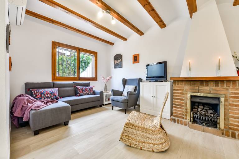 Fully equipped beautiful bungalow with barbecue, terrace & yard | Pets are welcome — photo 3
