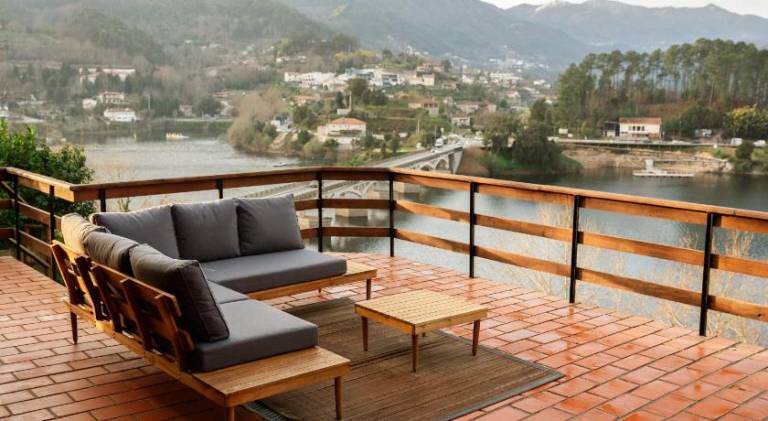House with yard, patio & grill in Braga