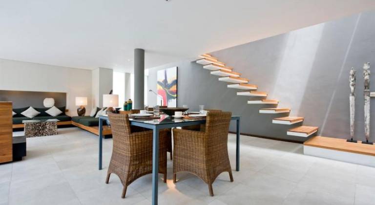 Villa with pool — photo 3