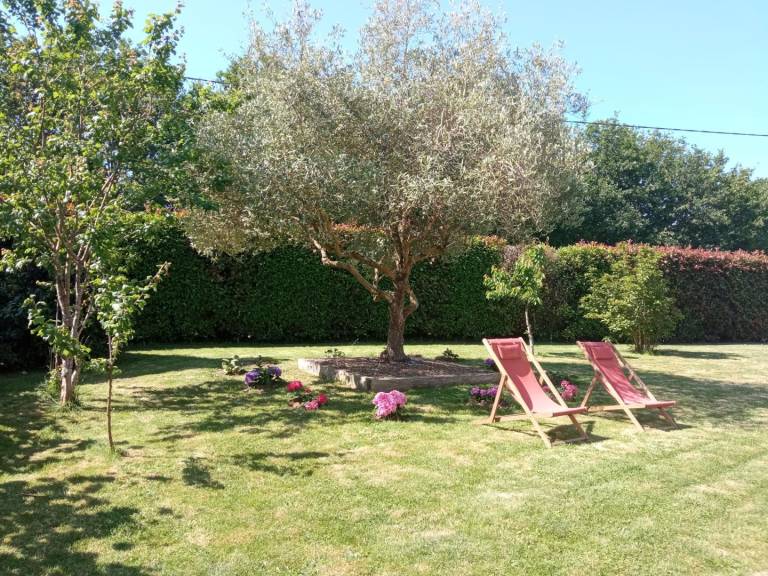 Gite with patio, garden & barbeque | Dogs allowed — photo 3