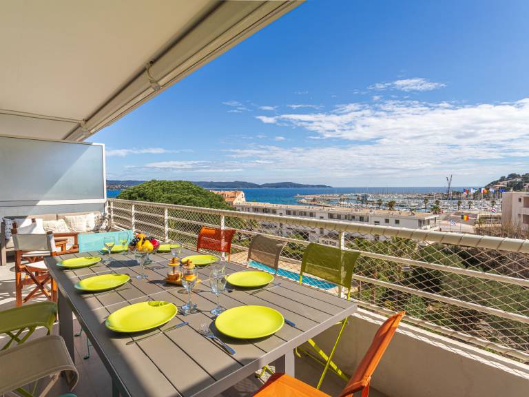 Apartment with pool & patio | Sea view — photo 2