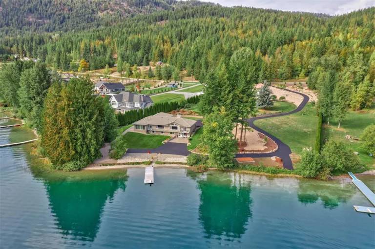 House Salmon Arm