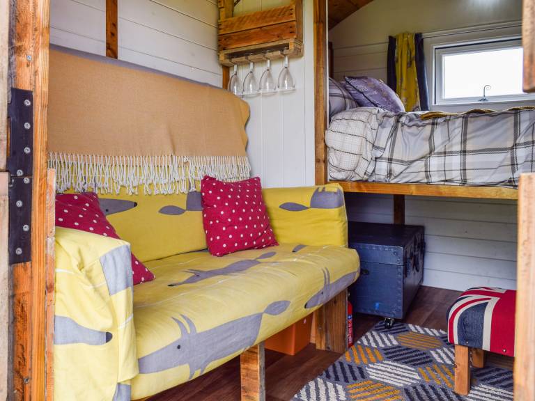 Holiday apartment with yard & barbecue — photo 4