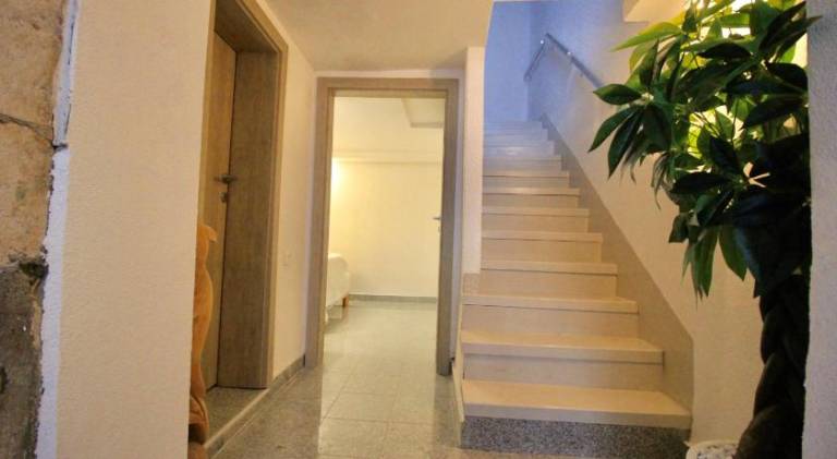 House with terrace — photo 5