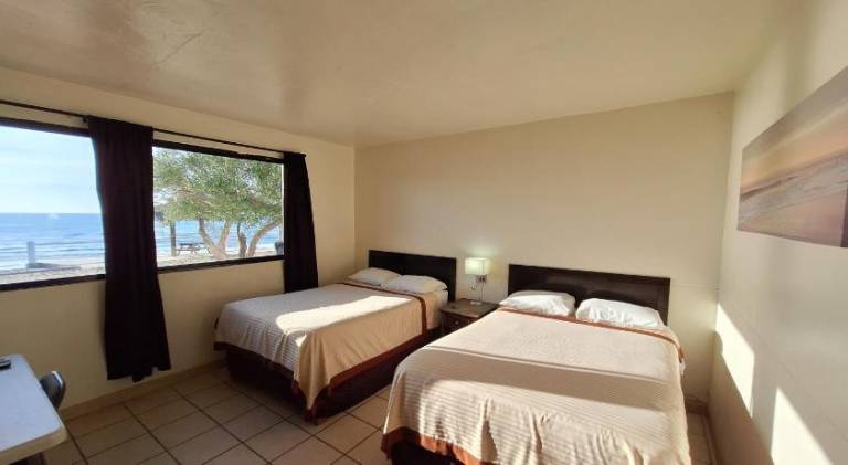 39 Bungalow Seaside Hotel & Victors RV Park — photo 5