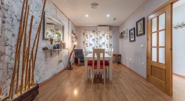 Spacious vacation home with terrace, yard & private pool | Suitable for remote work | Pets are welcome — photo 3