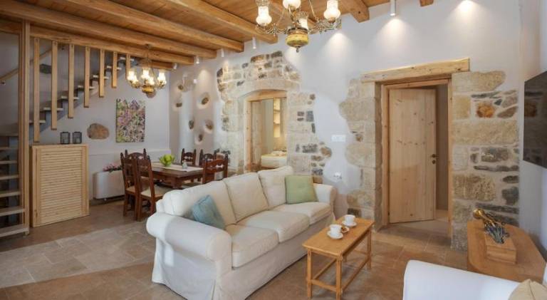 Fully equipped ample villa with terrace, hot tub & sauna | Pets allowed — photo 2