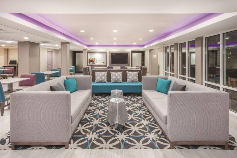 La Quinta Inn & Suites by Wyndham Effingham — photo 2