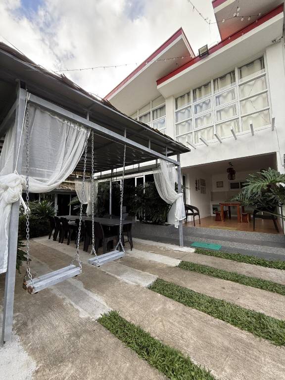 Apartment with BBQ, garden & private pool | Suitable for remote work | Pets are welcome in Tagaytay