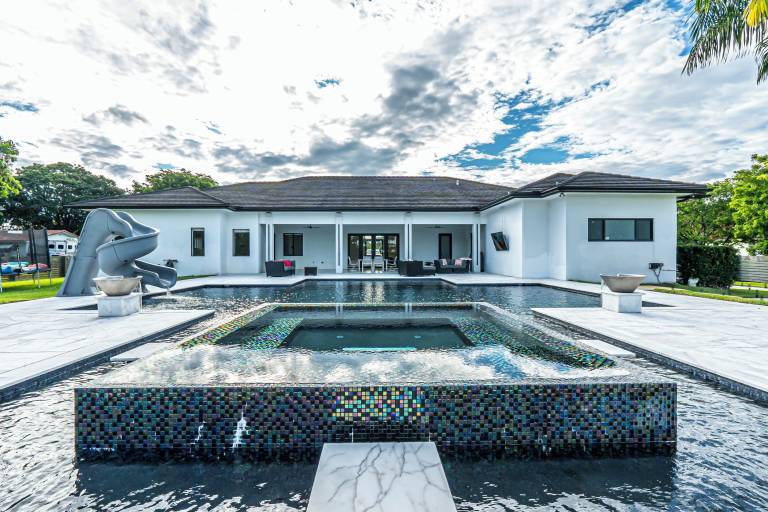 House Southwest Ranches