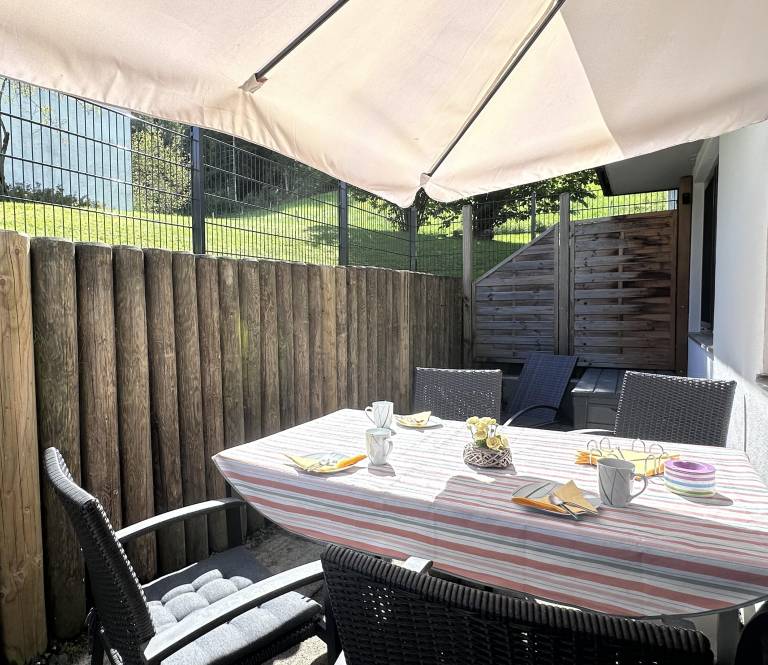Holiday apartment with patio — photo 2