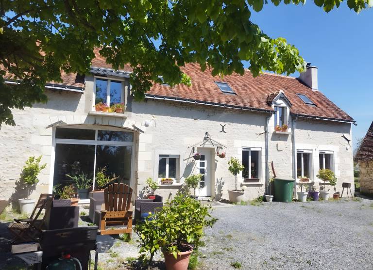 House with yard, terrace & BBQ | Garden view in Loches