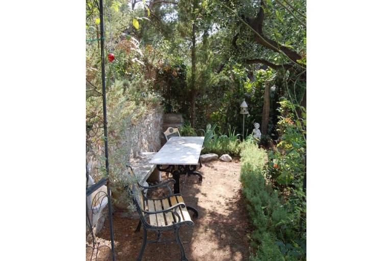 Vacation home with patio & garden — photo 3