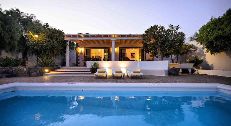 Villa with pool in Tías
