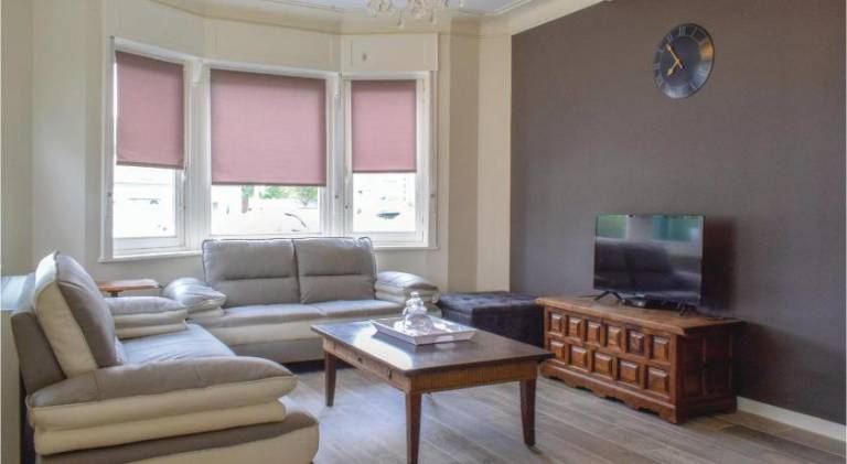 House with 4 rooms for 10 persons in De Panne