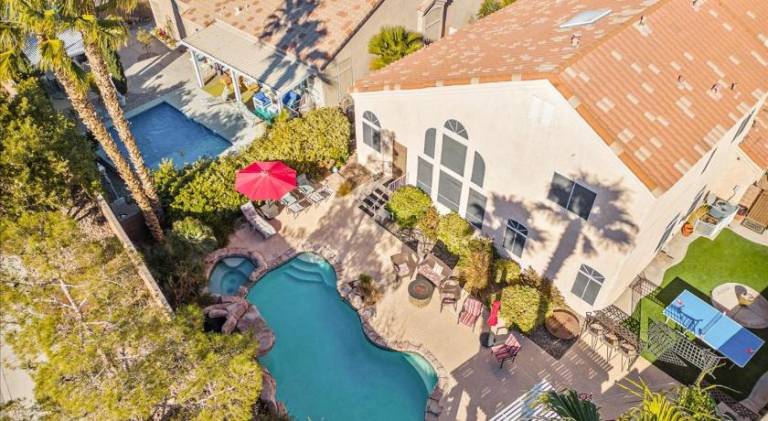 Wonderful villa with pool & hot tub | Pets are welcome — photo 5