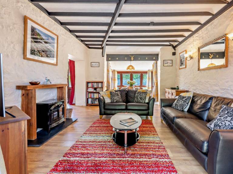 Fully equipped charming cottage with pool & yard | Dogs allowed — photo 3