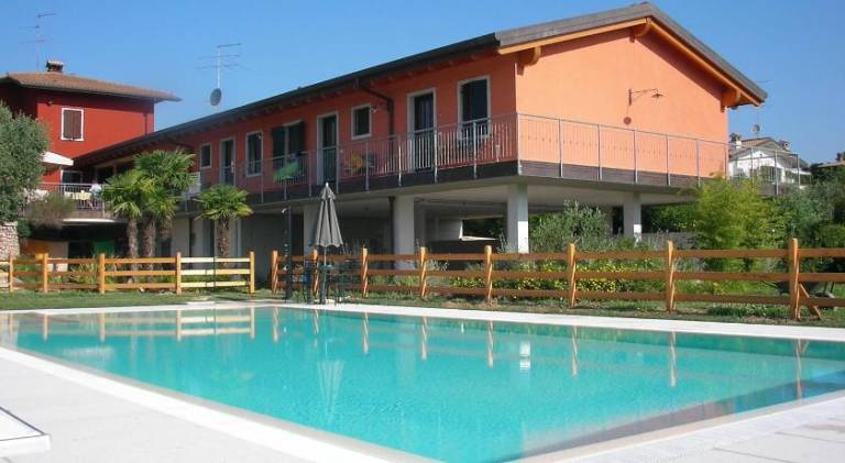 Farm with pool in Lazise