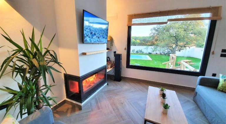 Fully equipped nice villa with BBQ, private pool & patio | Pet-friendly — photo 4