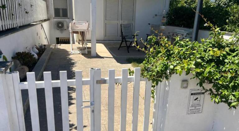 House with BBQ, terrace & garden — photo 5