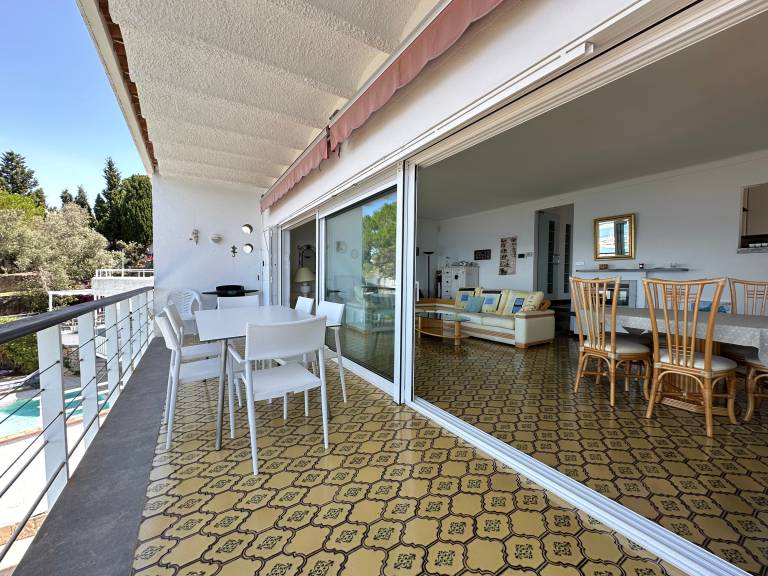 House with private pool — photo 2