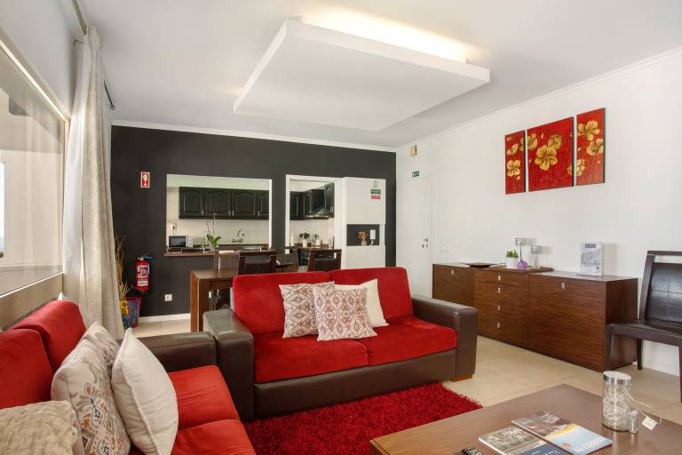 Apartment 'Funchal Centre Bliss - Soulful Stays' with Sea View, Shared Terrace and Wi-Fi in Funchal