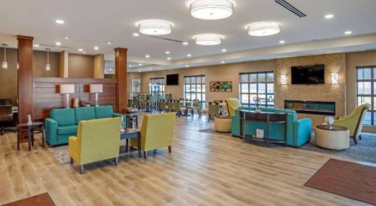 Comfort Inn & Suites Harrisonburg — photo 2