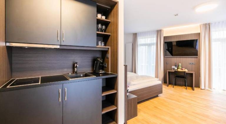 Serviced apartment with terrace — photo 4